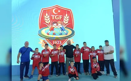 Yunusemre Belediyespor Minik Güreşçileri Türkiye Şampiyonası'nda 11 Madalya Kazandı