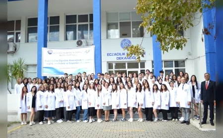 Ege Üniversitesi Eczacılık Fakültesi 2026-2027 Akademik Yılında Akredite Eğitimi ve Modern Altyapısıyla Yeni Öğrencilerini Bekliyor