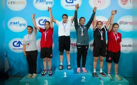 Yalova Belediyesi Spor Kulübü Sporcusu Esra Karataş Türkiye Şampiyonası'nda Bronz Madalya Kazandı