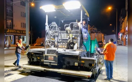 Eskişehir Büyükşehir Belediyesi Ertaş Bulvarı'ndaki Gece Mesaisiyle Yol Bakım Çalışmalarını Tamamladı
