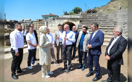 AK Parti Genel Başkan Yardımcısı Dr. Fatma Betül Sayan Kaya Düzce’de Konuralp Antik Tiyatrosu ve Alzheimer Merkezini İnceledi