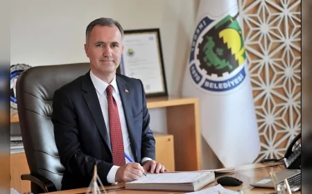 İnegöl Belediyesi Şipali Mahallesi’nde Yalnız Yaşayan 68 Yaşındaki Vatandaşın Evini Baştan Sona Yeniledi