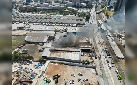 Bayraklı’daki otomotiv iş yeri yangını çevredeki işletmelere sıçramadan kontrol altına alındı