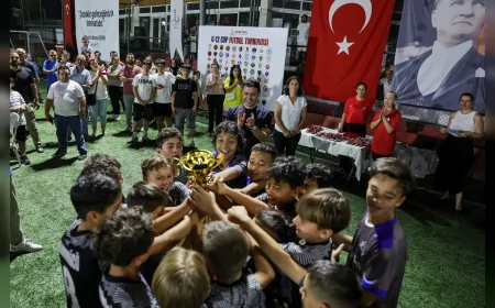 Bayraklı Belediye Başkanı İrfan Önal: “Çocuklarımızı sporla buluşturmaya ve geleceğin sporcularını desteklemeye devam edeceğiz”