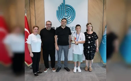 Başiskele Belediye Başkanı M. Yasin Özlü: “İnanıyorum ki evladımız Kadir Musab, Ay-Yıldızlı bayrağımızı daha nice ulusal ve uluslararası organizasyonda gururla dalgalandıracaktır”