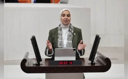 DEVA PARTİSİ GENEL BAŞKAN YARDIMCISI ELİF ESEN: “BİR VALİNİN BİSİKLET KIYAFETİNİ GÖREN DEVLET DİĞER VALİNİN KİRLİ NÜFUZUNU NEDEN GÖRMEDİ”