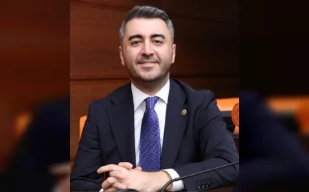CHP Tekirdağ Milletvekili Cem Avşar: “Tekstil sektörüne can suyu şart, stratejik bir sektörün yok oluşuna seyirci kalınamaz”