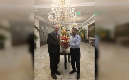 Gerontolog Dr. Kemal Aydın, Pakistan'da “İpekyolu Kültür Elçisi” unvanına layık görüldü