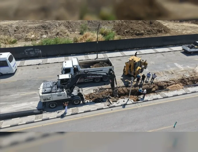 Manisa Büyükşehir Belediyesi Cider Yolu’nda Su Baskınlarını Önleyecek Yağmur Suyu Hattı Çalışmasını Başlattı