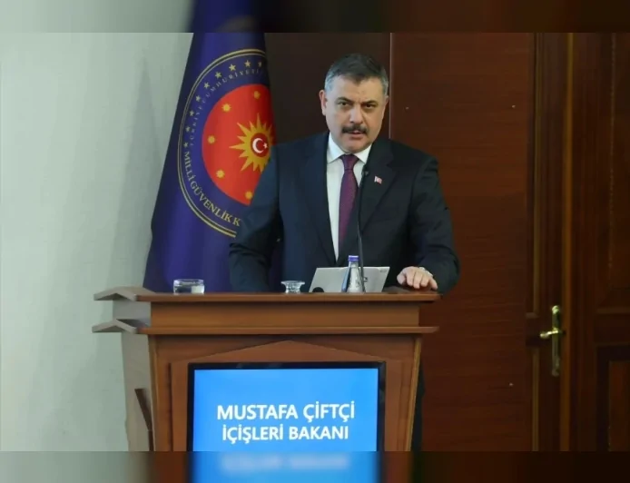 İÇİŞLERİ BAKANI MUSTAFA ÇİFTÇİ: “2026 YILINI ORGANİZE SUÇ ÖRGÜTLERİ VE UYUŞTURUCUYLA MÜCADELE YILI İLAN ETTİK”