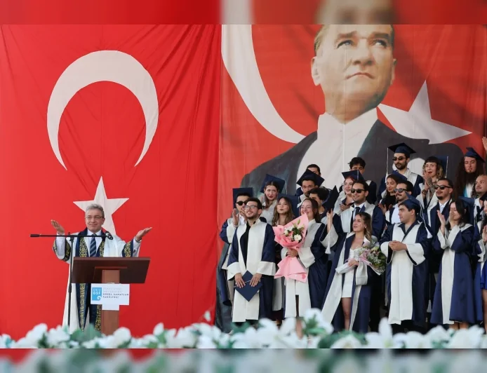 Dokuz Eylül Üniversitesi Rektörü Prof. Dr. Bayram Yılmaz: “Mezunlarımız kültür ve sanat yaşamına değer katacak”