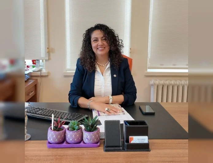 Ege Üniversitesi Çocuk Gelişim Uzmanı Burcu Karakaş: “Yaz tatilinde çocukların ekran başında ne yaptığı en az ekran süresi kadar önemlidir”