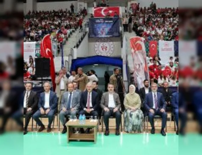 Bursa Büyükşehir Belediyesi Başkan Vekili Şahin Biba: “İlk etapta 30 bin evladımız 200 farklı tesiste sporla buluşacak”