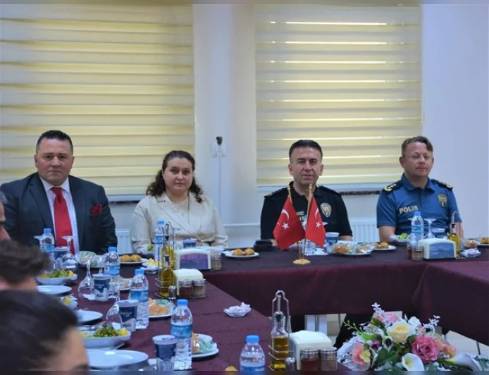 Çorum İl Emniyet Müdürü Arif Pehlivan 2026 Yılı Rütbe Terfi Töreninde Personele Yeni Rütbelerini Taktı