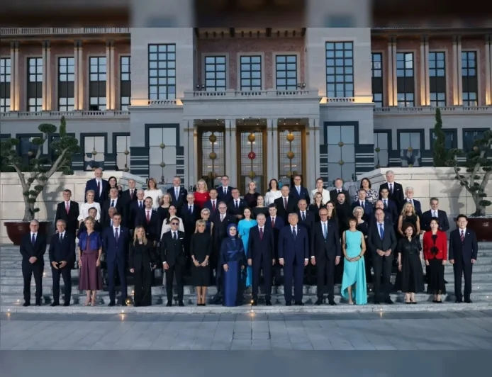 Cumhurbaşkanı Recep Tayyip Erdoğan’ın eşi Emine Erdoğan: “Bu önemli zirvenin, diyalog ve uzlaşı kültürünü daha da ileri taşımasını diliyorum”