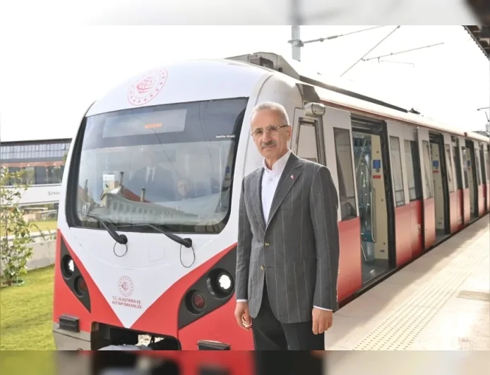 Ulaştırma ve Altyapı Bakanı Abdulkadir Uraloğlu: “15 Temmuz’da Bakanlığa Bağlı Raylı Sistem Hatları Ücretsiz Hizmet Verecek”