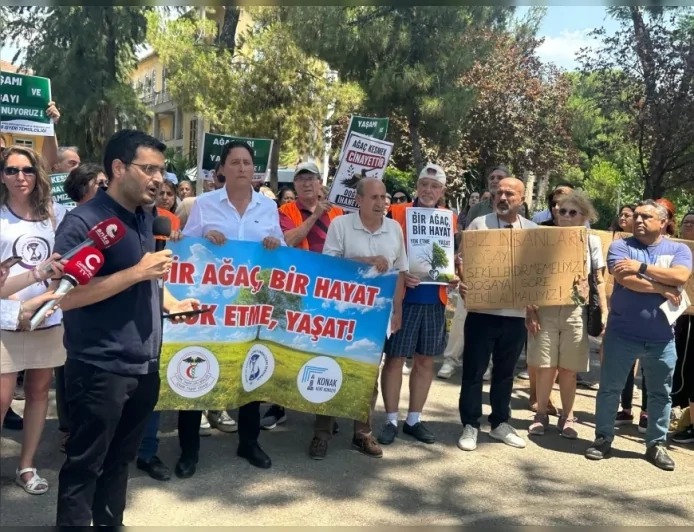 Konak Kent Konseyi ve Sağlık Meslek Örgütlerinden İzmir Dr. Suat Seren Hastanesi Bahçesindeki Ağaç Kesimi Kararına Tepki