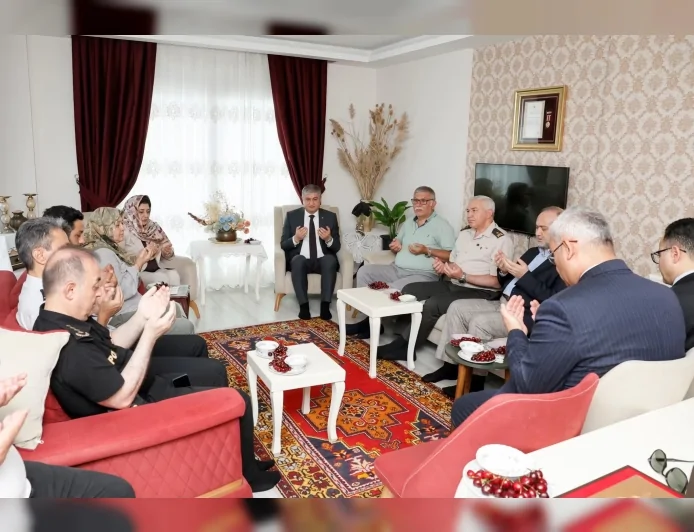 Vali Mustafa Yavuz: “Devletimizin şefkati ve milletimizin vefasıyla şehit ailelerimizin daima yanında olmaya devam edeceğiz”