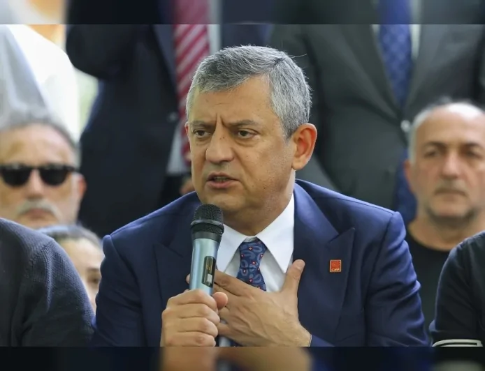 CHP Lideri Özgür Özel: “Şehit aileleri ve gaziler için kanun tekliflerimizi bu hafta yeniden Meclis’e ileteceğiz”