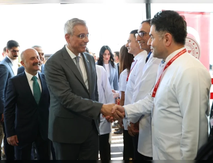 Sağlık Bakanı Prof. Dr. Kemal Memişoğlu: “Aydın’a şifa, bizlere güç oluyorsunuz; iyi ki varsınız”