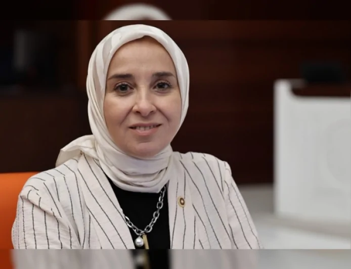 DEVA Partisi İstanbul Milletvekili Elif Esen: “Diyanet'in yükünü 15 yıldır sırtlanmış binlerce Fahri Kur'an Kursu Öğreticisi kadının ortak çığlığını ifade edeceğim”