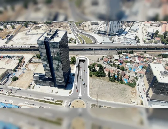 İzmir Büyükşehir Belediyesi Mürselpaşa Karayolu Alt Geçidi Projesi'nde temel çalışmalar tamamlandı, gövde kazısı başladı