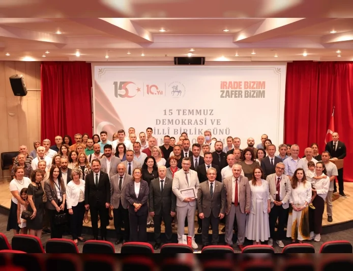 Dokuz Eylül Üniversitesi Rektörü Prof. Dr. Bayram Yılmaz: “15 Temmuz, milletimizin birlik ve beraberlik ruhunun en güçlü şekilde tezahür ettiği tarihi dönüm noktalarından biridir”