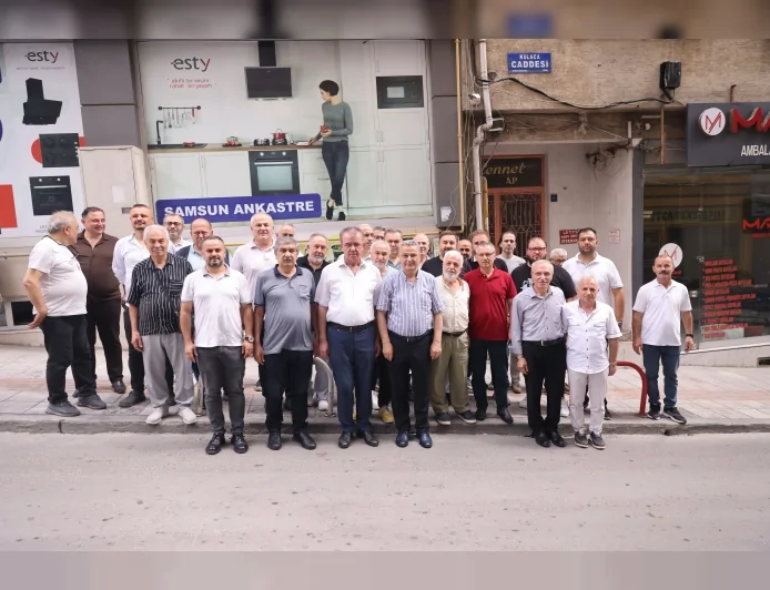İlkadım Belediye Başkanı İhsan Kurnaz esnaf ziyaretinde talepleri dinledi çözüm odaklı hizmet vurgusu yaptı