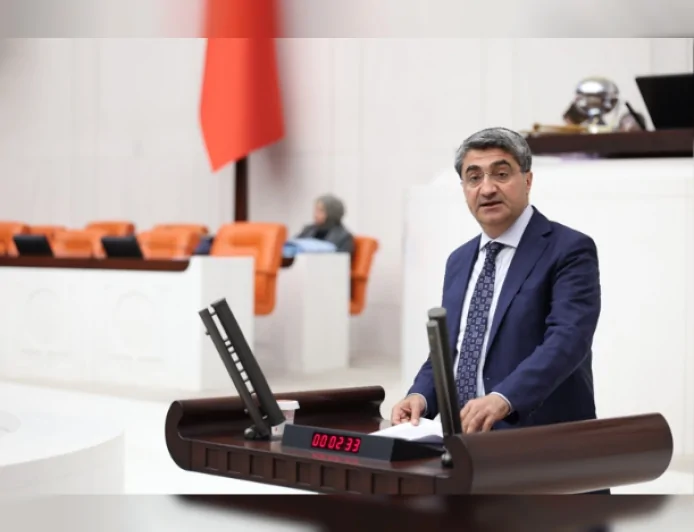 DEVA Partisi Genel Başkan Yardımcısı Mehmet Emin Ekmen: “Adli tatil, adaletin de tatile çıkması anlamına gelmemelidir”