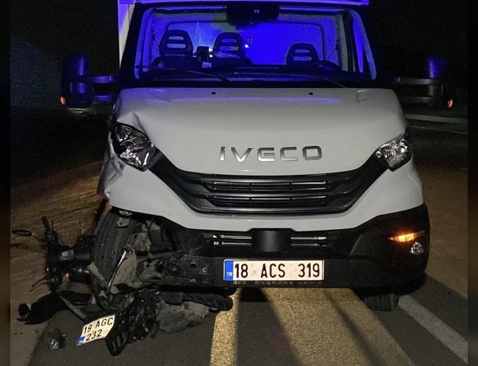 Çorum'da Kamyonetle Çarpışan 23 Yaşındaki Motosiklet Sürücüsü Yaşamını Yitirdi