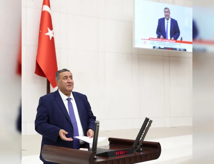 CHP Niğde Milletvekili Ömer Fethi Gürer: “Ayçiçeğinde ithalatı önlemenin yolu çiftçiyi desteklemektir”
