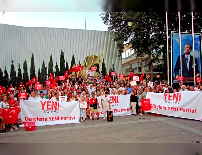 CHP Çeşme İlçe Başkanı Dolunay Onur: “Bugün Burayı Terk Ediyor, Yeni Bir Yol Açıyoruz”