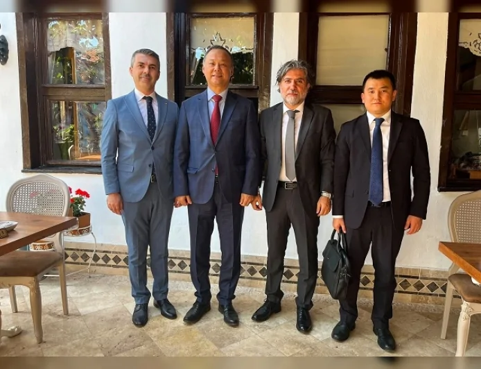 Kırgızistan’ın Ankara Büyükelçisi Ruslan Kazakbaev Türkiye ile ekonomik iş birliğinin geliştirilmesini değerlendirdi