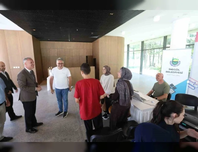 İnegöl Belediye Başkanı Alper Taban: "Üniversite tercih sürecinde de gençlerimizin yanında olmayı sürdürüyoruz"