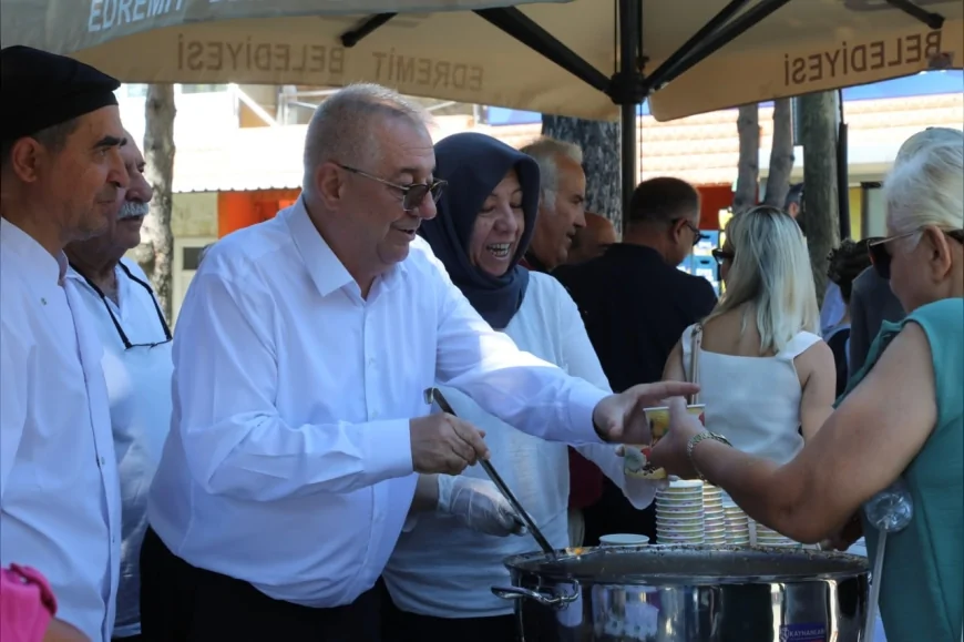 Edremit Belediye Başkanı Mehmet Ertaş: “Aşure geleneğini yaşatmaya devam ediyoruz”