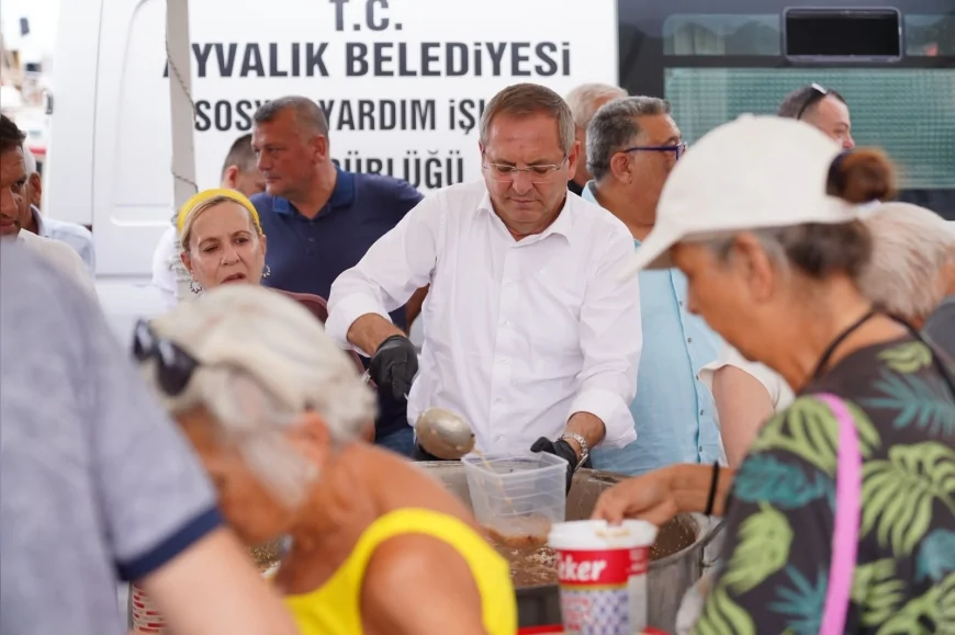 Ayvalık Belediye Başkanı Mesut Ergin: “Aynı kazan etrafında buluşmamız dayanışma ruhunun en güzel örneklerinden biridir”