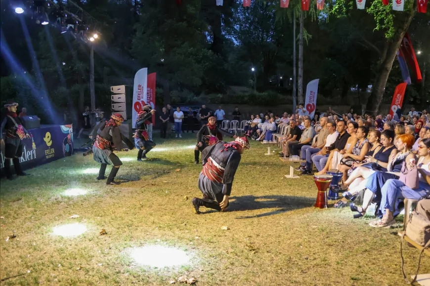 Efeler Belediye Başkanı Anıl Yetişkin: “Halk oyunlarından ritme, danstan müziğe uzanan dopdolu programımızda hemşehrilerimizle bir araya gelmenin mutluluğunu yaşadık”