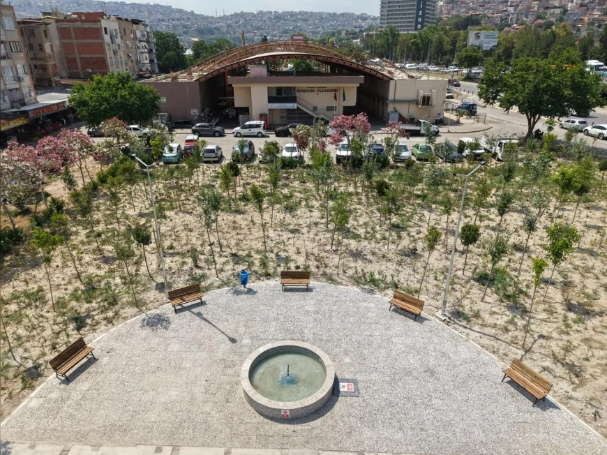 İzmir Büyükşehir Belediyesi Kemer’deki Eski Benzinlik Alanını Mikro Ormana Dönüştürdü