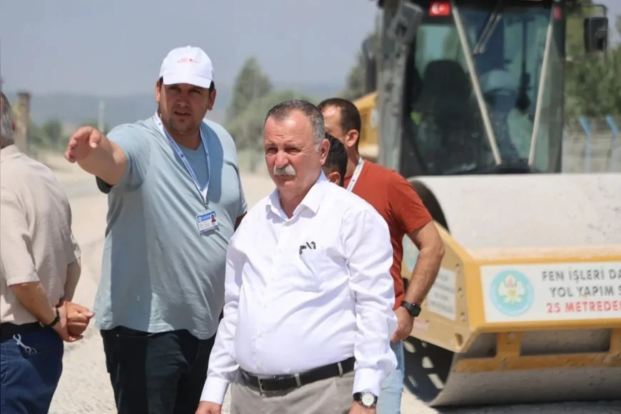 Yunusemre Belediye Başkanı Semih Balaban: “Bir hafta içerisinde Muradiye’nin ana arterlerinde asfalt sorunu kalmayacak”