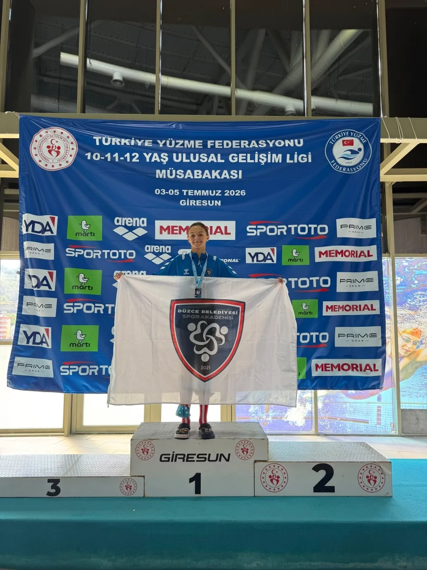 Düzce Belediyesi Spor Akademisi Yüzme Takımı Ulusal Gelişim Ligi Bölge Müsabakalarında 14 Madalya Kazanarak Tarihi Başarıya İmza Attı