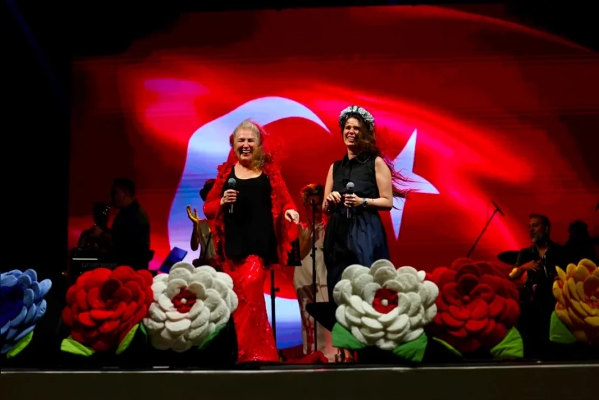 Çeşme Belediye Başkanı Lâl Denizli: "Atatürk'ün mirasını birlikte yaşatmaya devam edeceğiz"