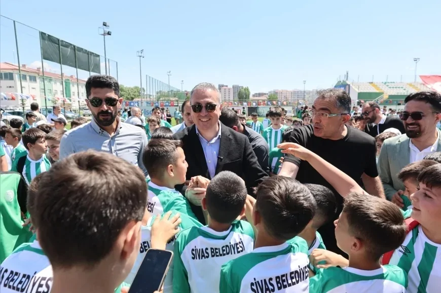 Sivas Belediye Başkanı Dr. Adem Uzun: “Çocuklarımızı 9 Farklı Branşta Sporla Buluşturmaya Devam Ediyoruz”