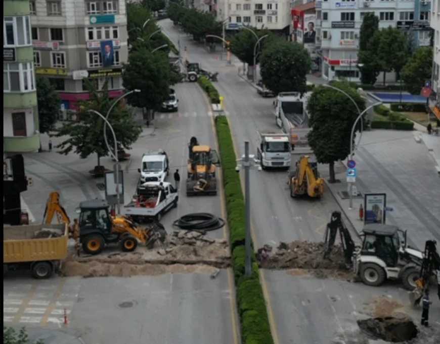 Çorum Belediyesi Gazi Caddesi'nde Altyapı Bakım ve Onarım Çalışmalarını Tamamladı