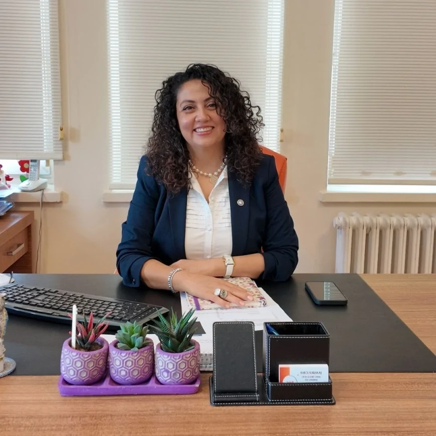 Ege Üniversitesi Çocuk Gelişim Uzmanı Burcu Karakaş: “Yaz tatilinde çocukların ekran başında ne yaptığı en az ekran süresi kadar önemlidir”