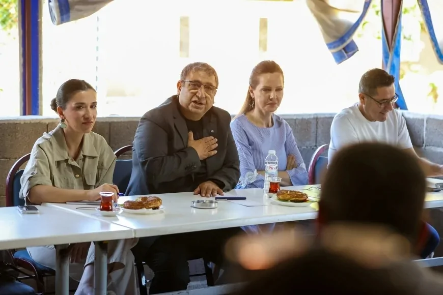 Buca Belediye Başkan Vekili Hüseyin Benzer Park ve Bahçeler Şantiyesinde Çalışanlarla Buluştu
