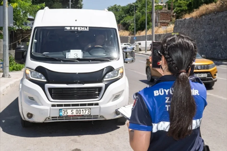 İzmir’de Ticari Araçlara Klima Denetimi İlk 20 Dakikada 30 Sürücüye Ceza Getirdi
