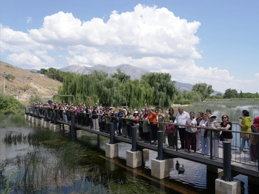 Denizli Büyükşehir Belediyesi kırsaldaki kadınları Çivril’in tarihi ve doğal mirasıyla buluşturdu!