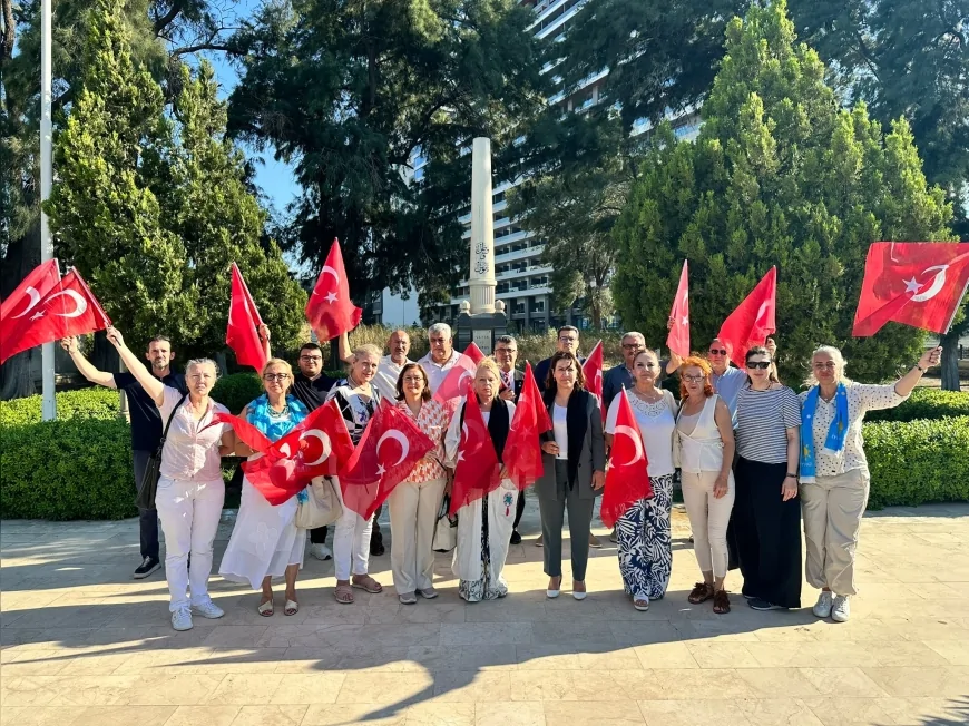 İYİ Parti İzmir İl Başkanı Av. Ülkü Doğan: “Kimden kurtulduk diyenlere cevabı bu şehitlikten veriyoruz”