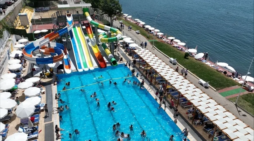 Ereğli Belediyesi’nin Mavi Bayraklı Sevgi ve Barış Plajı Yaz Sezonunda Yerli Turistlerin Yoğun İlgisini Görüyor