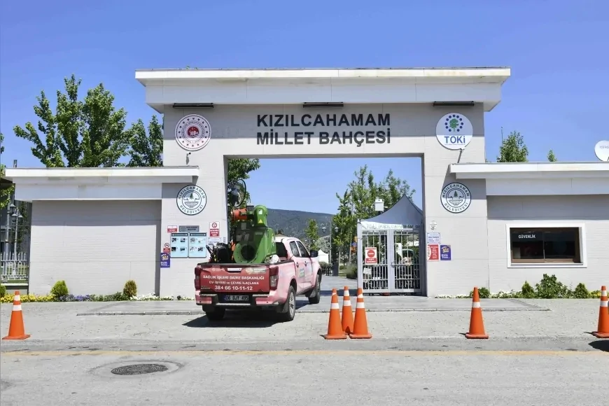 Ankara Büyükşehir Belediyesi yeşil alanlarda kene riskine karşı ilaçlama çalışmalarını 7 gün 24 saat sürdürüyor